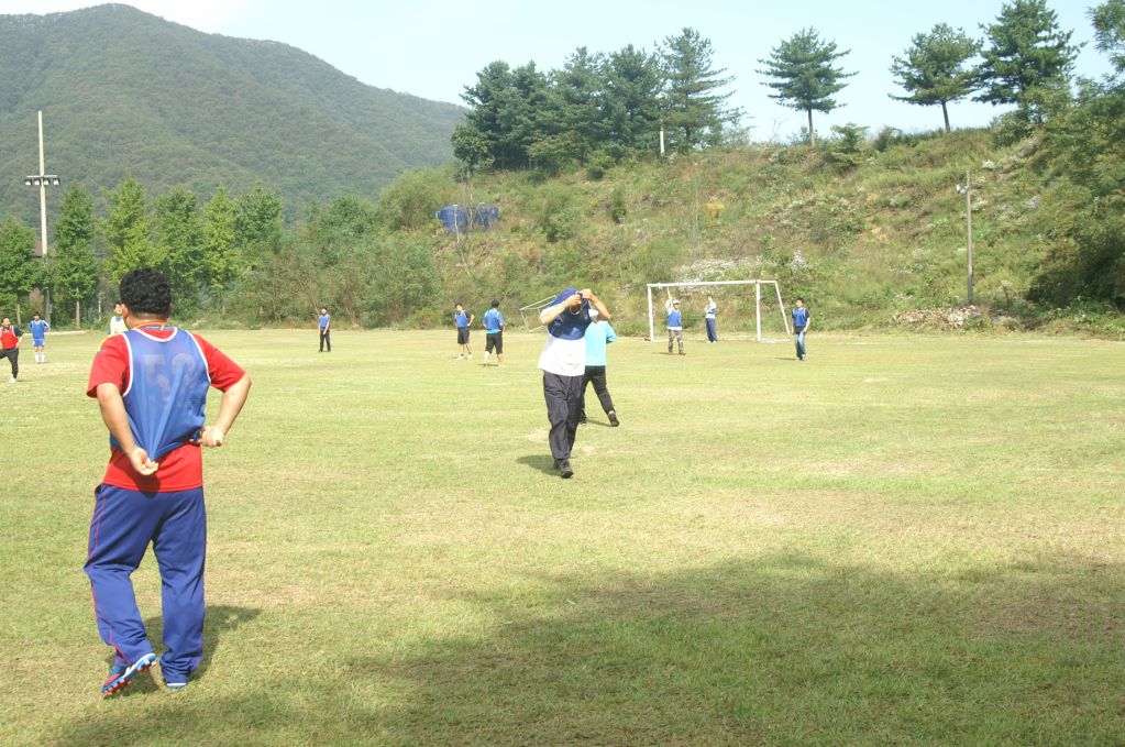 PICT0110.JPG : 2012 체육대회 - 축구