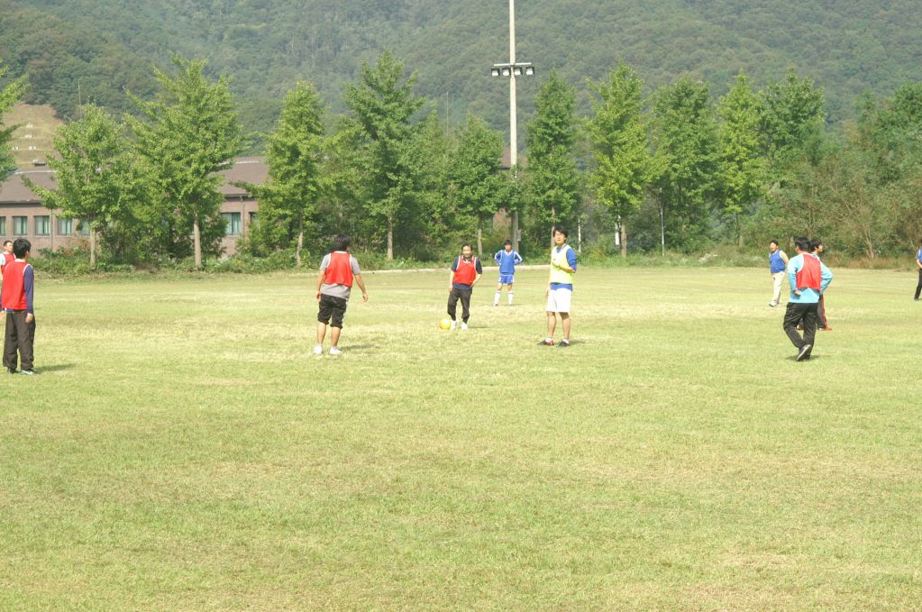 PICT0111.JPG : 2012 체육대회 - 축구