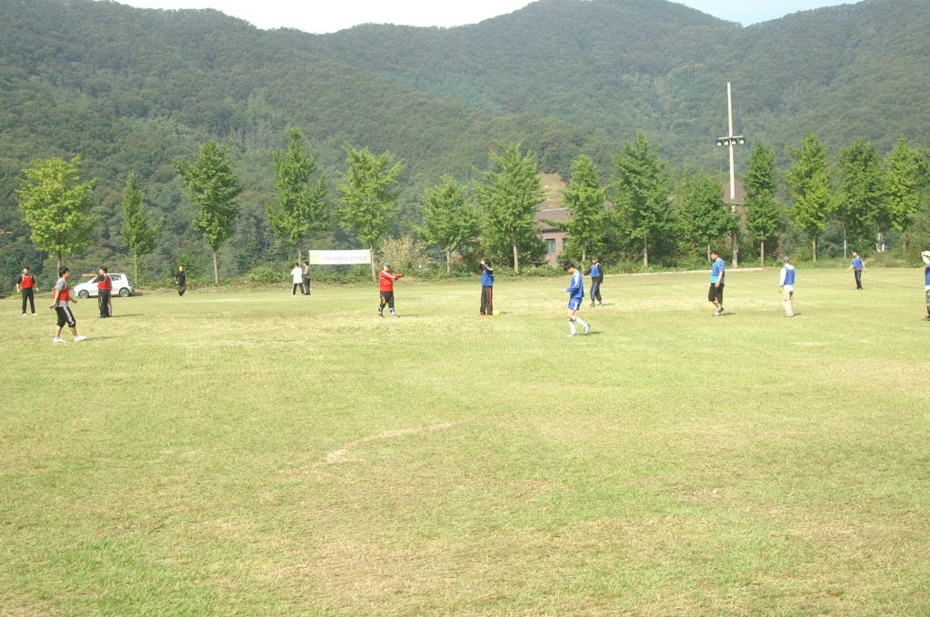 PICT0053.JPG : 2012 체육대회 - 축구
