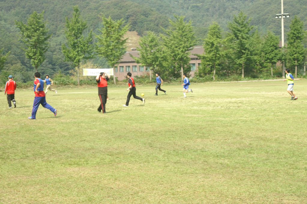 PICT0124.JPG : 2012 체육대회 - 축구