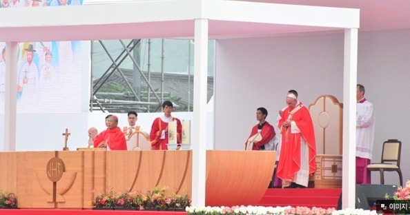 시복.jpg : 프란치스코 교황님의 시복식 강론 : 윤지충 바오로와 동료 순교자 123위